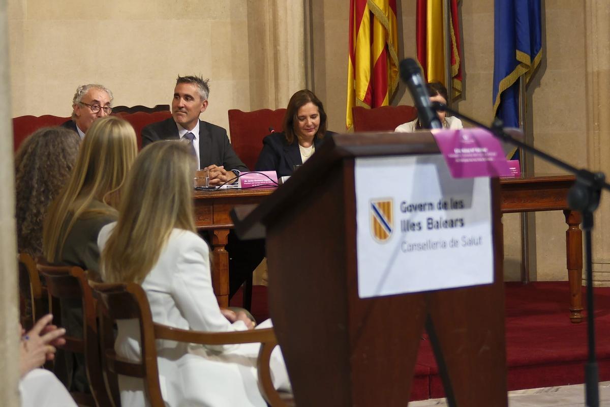 El doctor Carles Recasens toma posesión como presidente del Colegio de Médicos de Baleares en su segundo mandato.