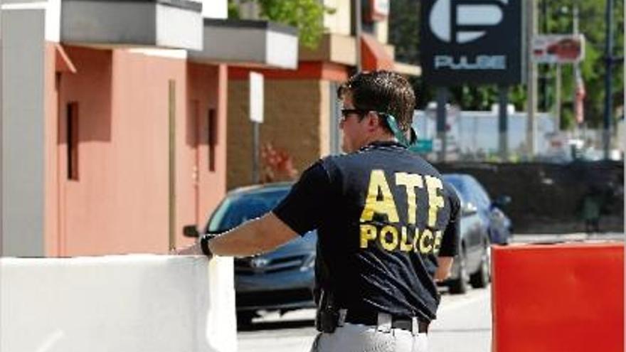La Policia d&#039;Orlando i l&#039;FBI continuen buscant evidències a la discoteca Pulse.