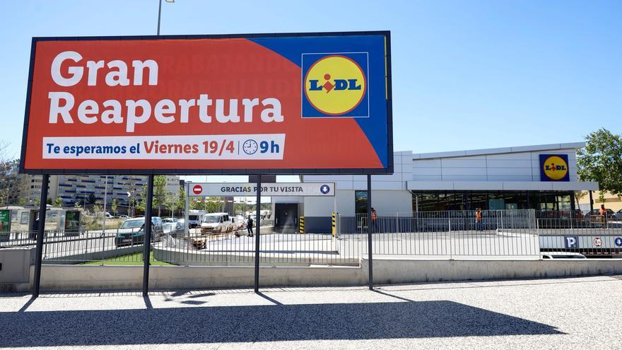 El Lidl de Parque Venecia se prepara para reabrir este viernes