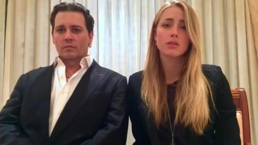 El bochornoso vídeo de disculpas de Johnny Depp y su mujer Amber Heard