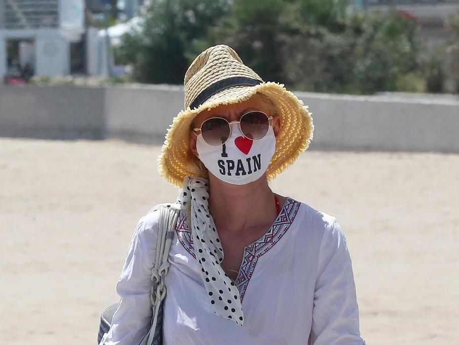 Playas en València medio vacías en el primer fin de semana de agosto