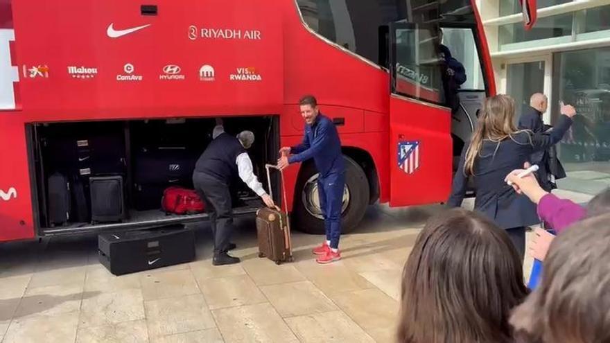 El Atletico de Madrid ya está en Asturias para medirse al Real Oviedo en el Tartiere. así fue la llegada al hotel de concentración