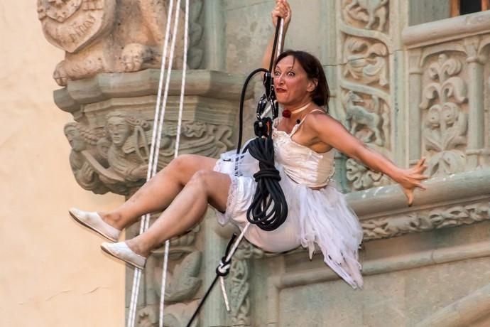 'Los Amantes del  Cielo', de Temudas Fest, en la Plaza del Pilar Nuevo