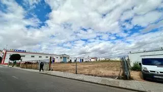 Inviable la construcción de viviendas en el solar detrás del estadio de fútbol de Almendralejo