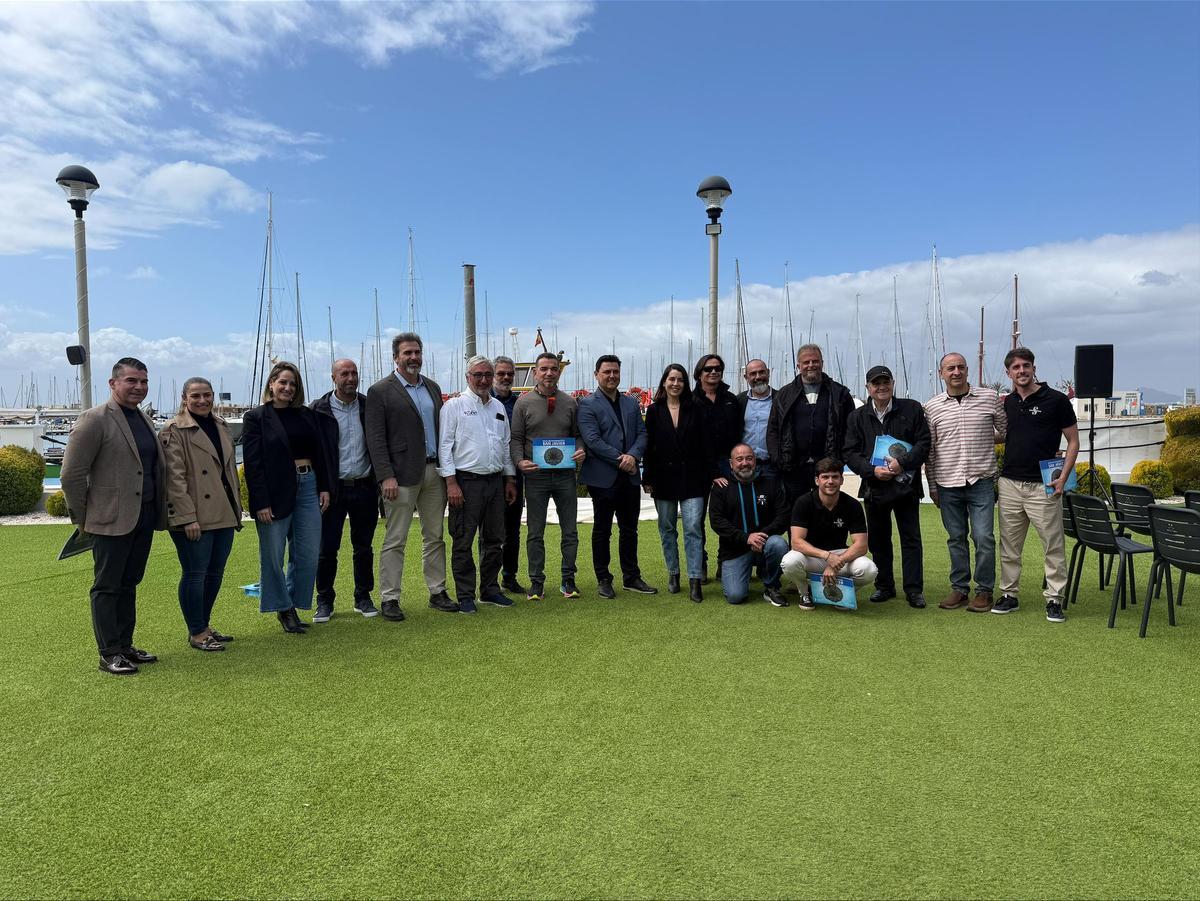 Imagen de grupo durante la presentación de la Guía de Inmersiones de San Javier.