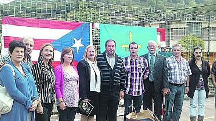 Asistentes al encuentro celebrado ayer en Bello.