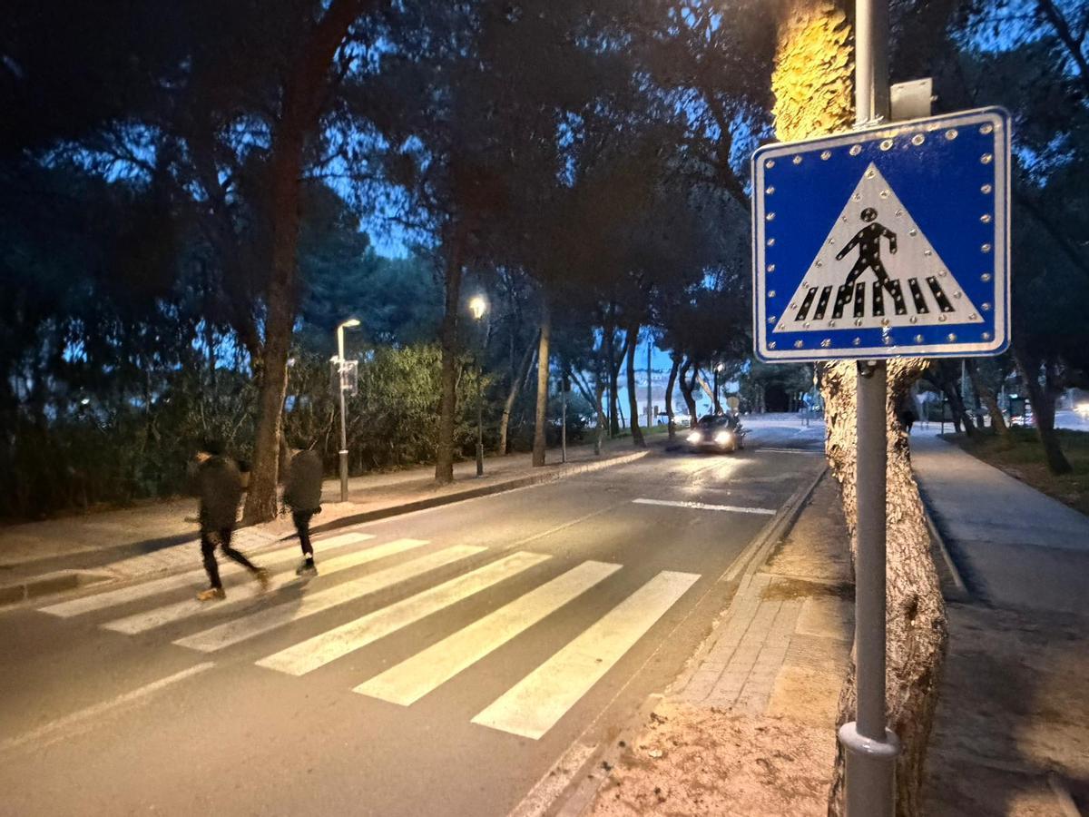 Nuevas señales lumínicas colocadas por la Mancomunidad de los Canales del Taibilla en la carretera de Tentegorra