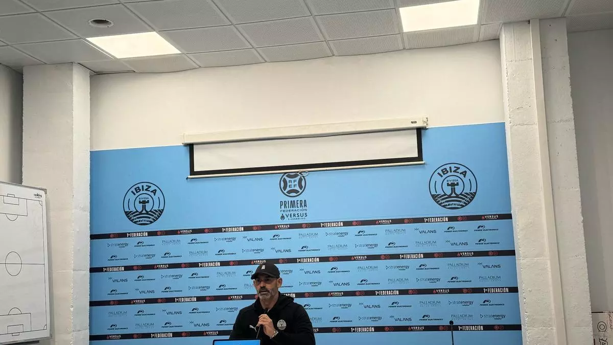 Paco Jémez: «Mi idea es ascender con la UD Ibiza y quedarme la próxima temporada»