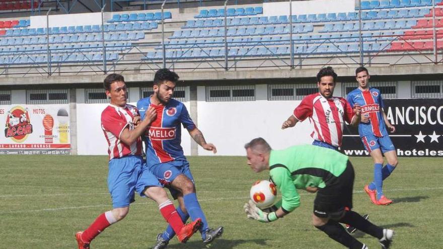 Adrián, autor del primer gol de la Unión Deportiva Ourense. // FdV