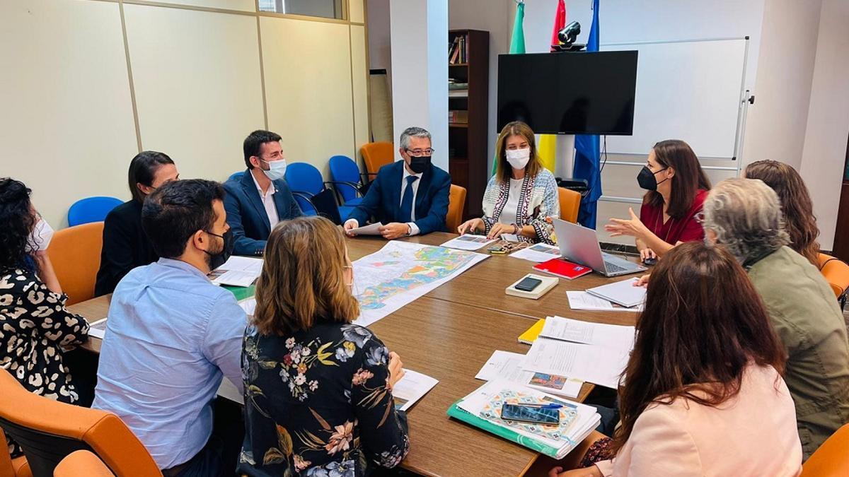 Francisco Salado y Carmen Casero han presidido la primera reunión de la mesa conjunta para tramitar el PGOU.