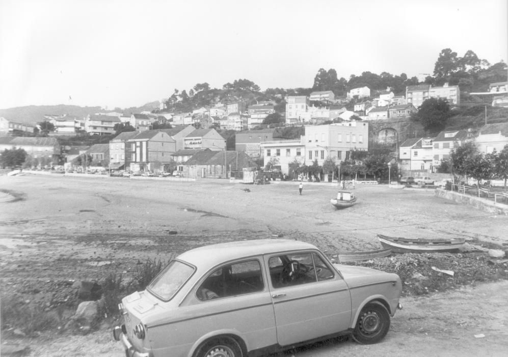 Playa de Arealonga (Redondela), en 1983.