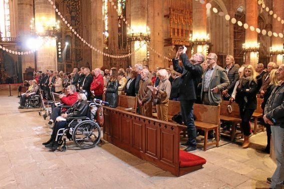 Zur deutschsprachigen Christvesper in der Kathedrale kamen am Samstag (24.12.) wieder zahlreiche Residenten und Urlauber. Die Predigt hielt in diesem Jahr Pfarrerin Heike Stijohann.