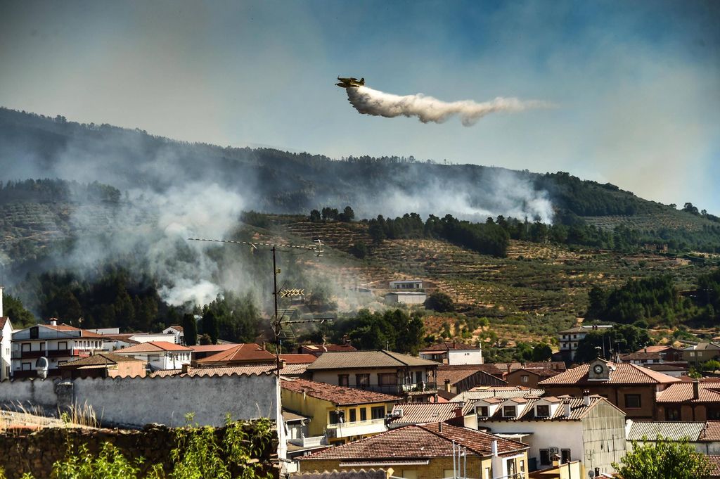 Cronología del incendio en Las Hurdes: evolución del fuego desde el martes hasta la mañana del miércoles