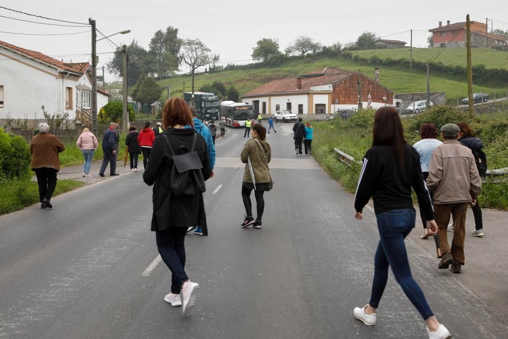 Protesta por los desahucios en La Camocha