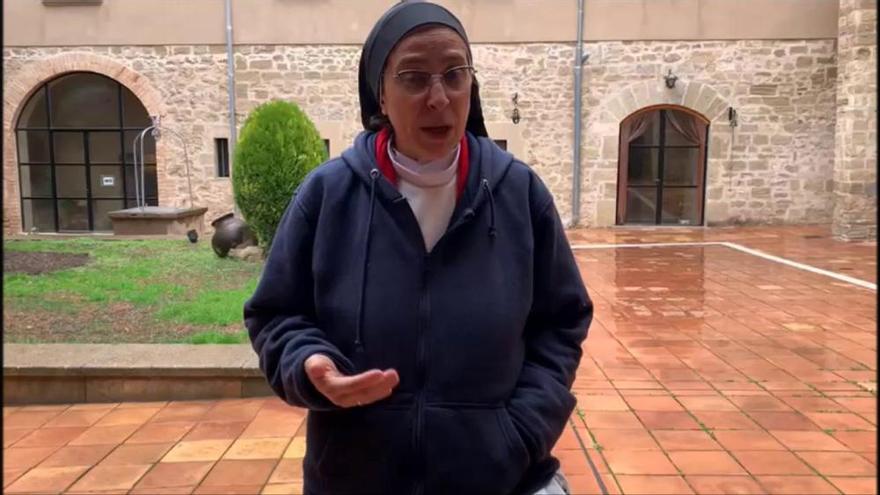 Sor Lucía demana compreses per a les usuàries que atén la Fundació Santa Clara