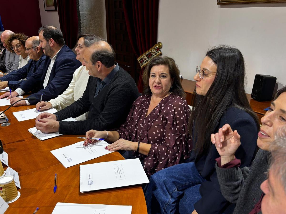 Elche acogía este viernes la constitución de la Mesa del Calzado