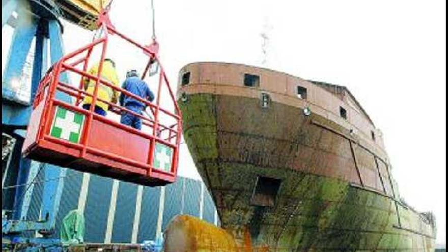 Casco del último buque que se construye en Naval Gijón.