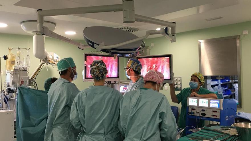 Ambos centros hospitalarios han incrementado su actividad quirúrgica.