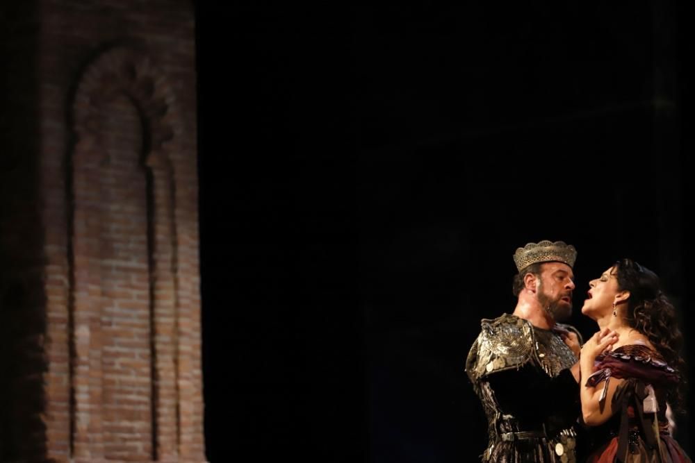 Ensayos de la ópera 'La Favorita' en el Teatro Cervantes.