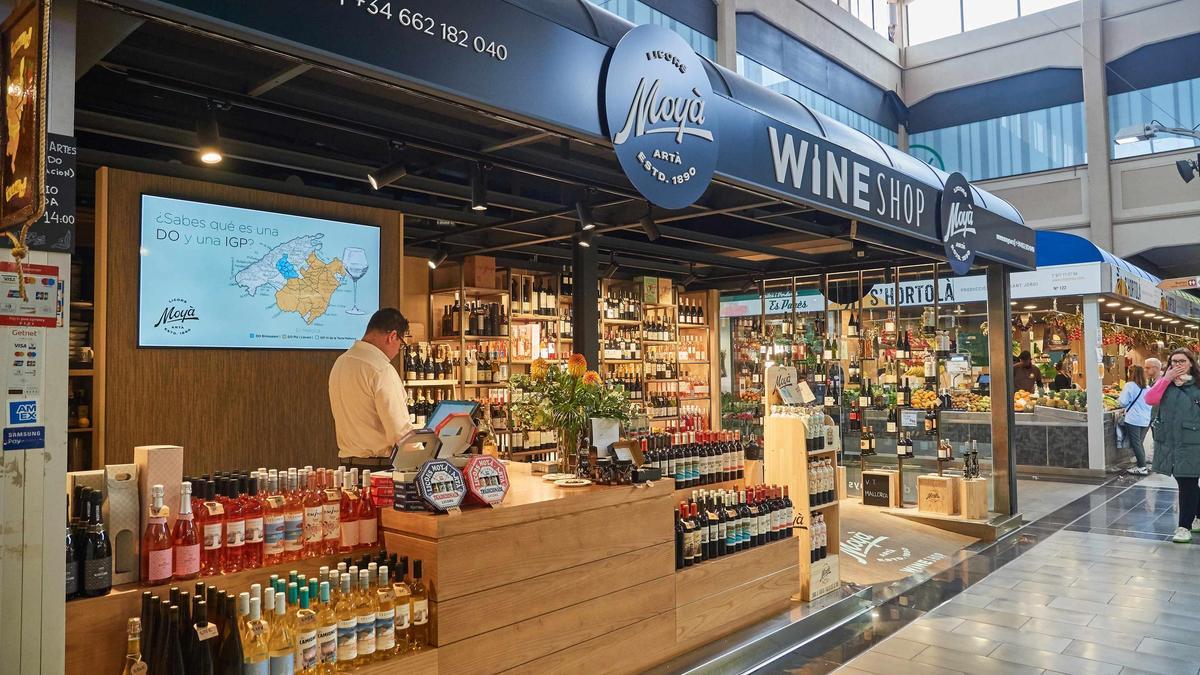 Establecimiento de Licors Moyà en el Mercat de l'Olivar.