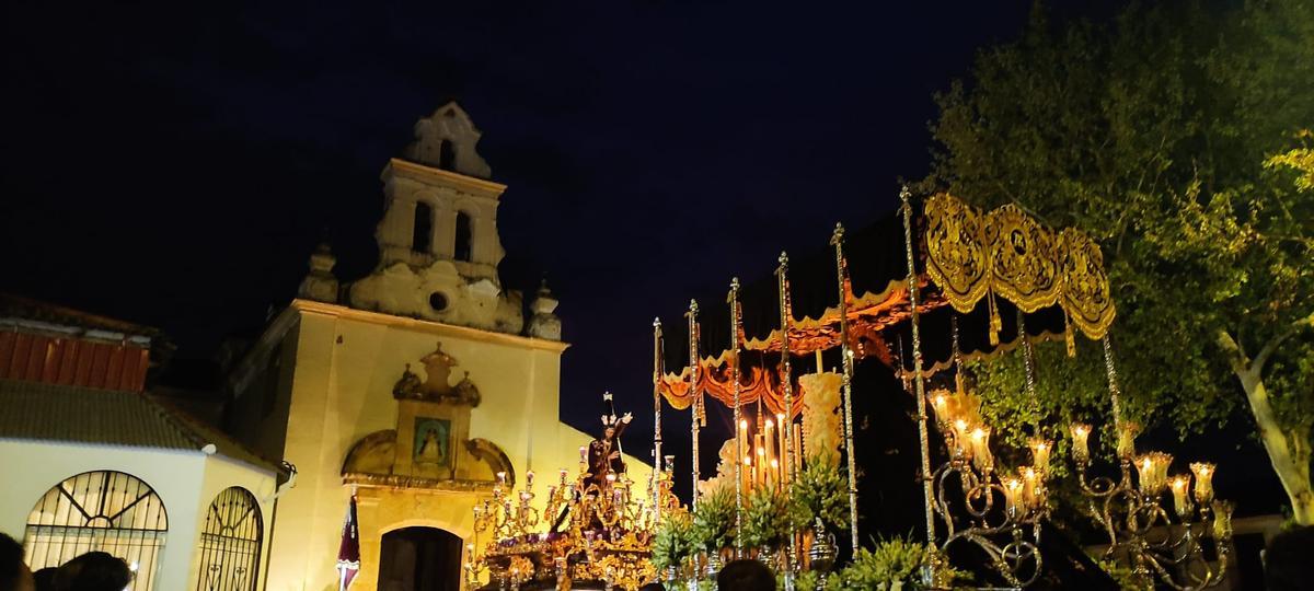 El encuentro entre el Nazareno y la Virgen de los Dolores, en Posadas.