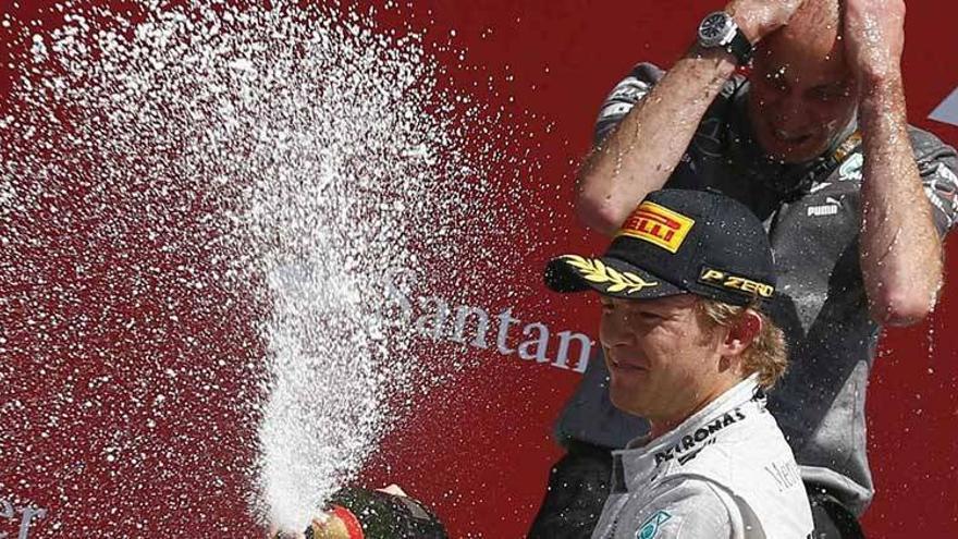 Victoria de Rosberg y podio espectacular de Alonso