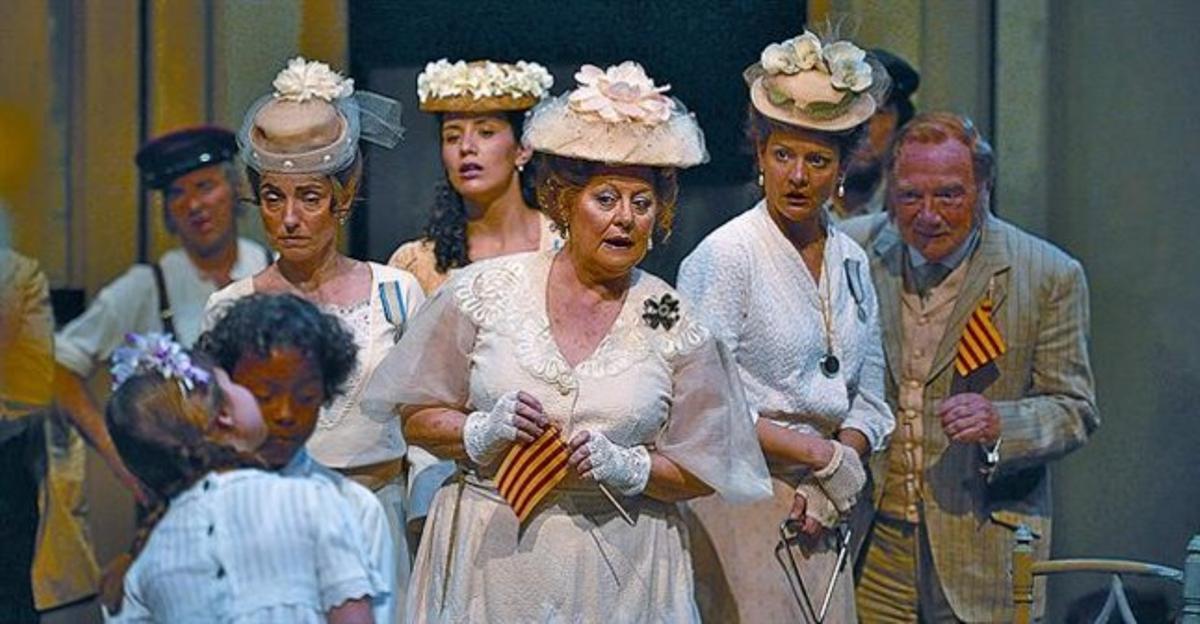 L’escena de l’arribada del nen negre al poble costaner de ’Llibertat!’, de Santiago Rusiñol.