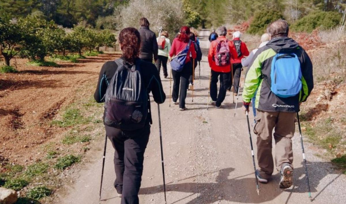 Imagen de archivo de una caminata de marcha nórdica en Ibiza. |  | D.I.