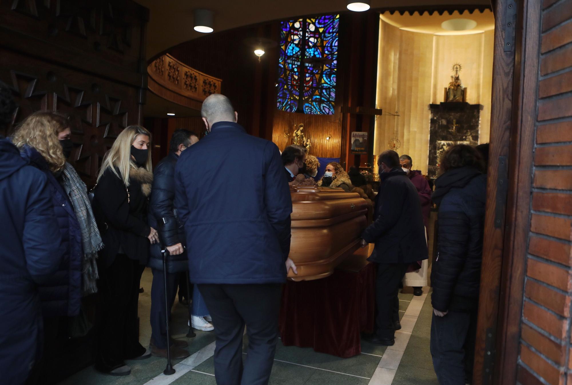 En imágenes: Funeral por Ingeborg Reiber, histórica tesorera y presidenta de Nuevo Futuro y viuda de Carlos Tartiere