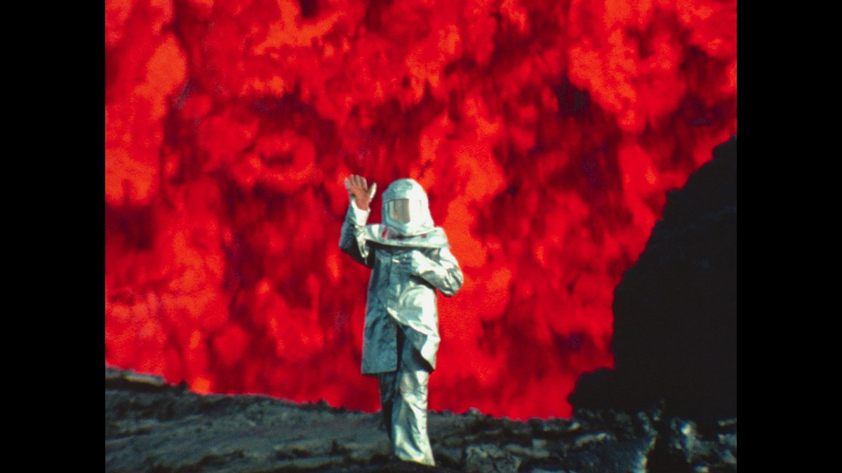 Fotograma del documental Fire of Love
