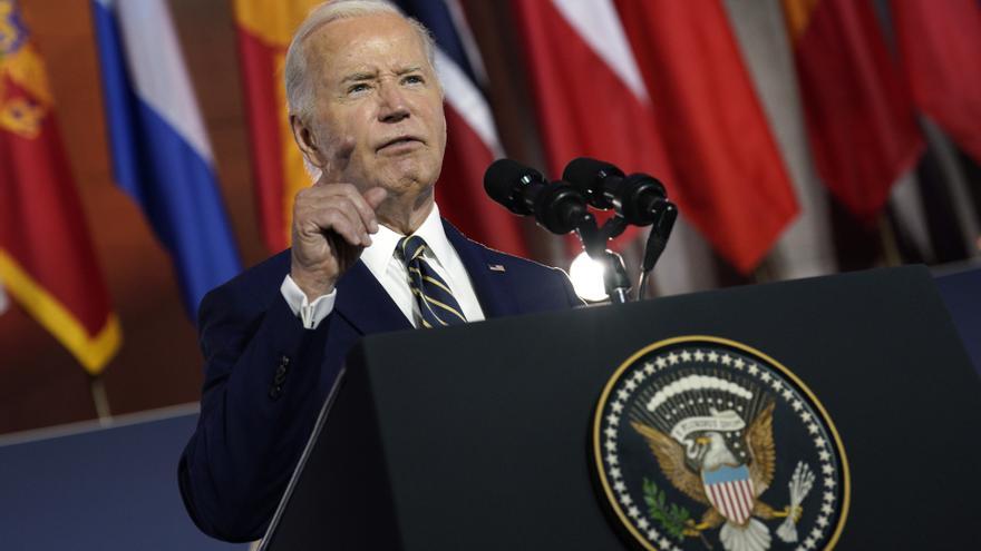 La crisis de Biden vuelve a agudizarse por la sugerencia de Pelosi de que se replantee seguir