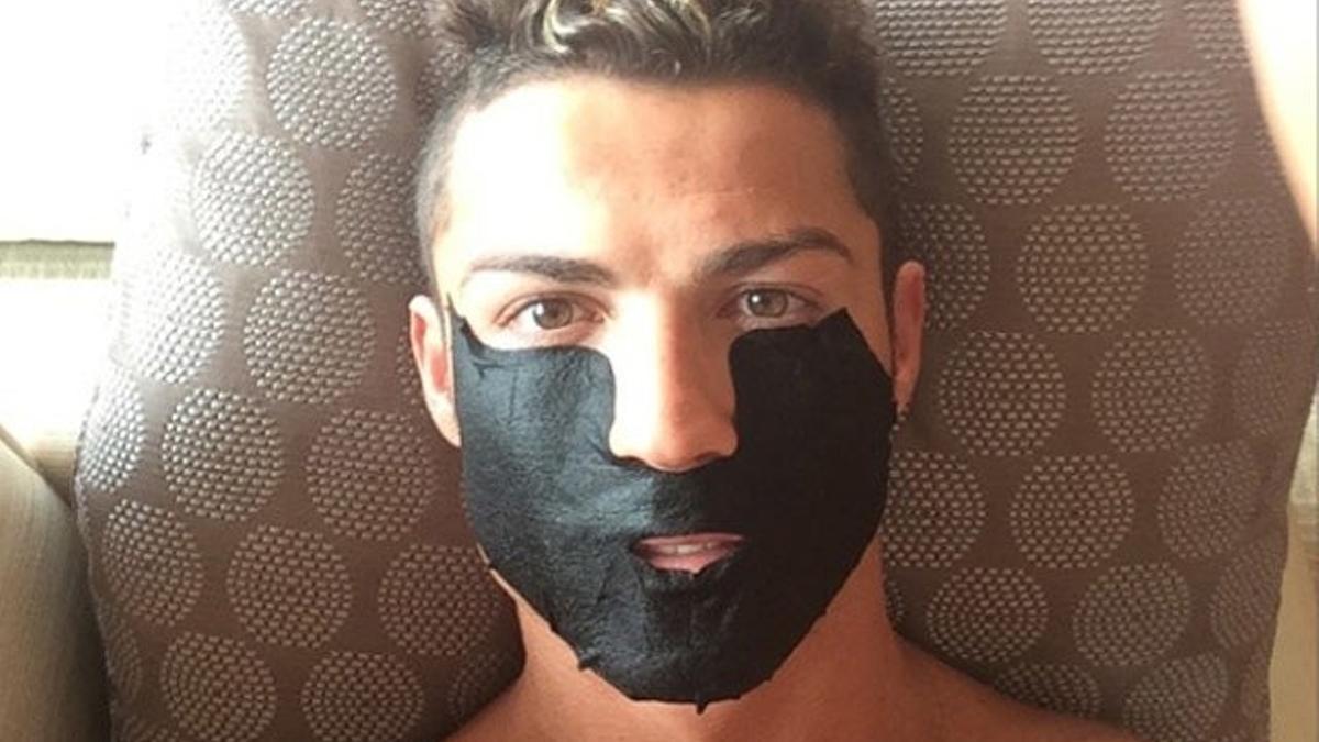 Cristiano Ronaldo y su misteriosa mascarilla
