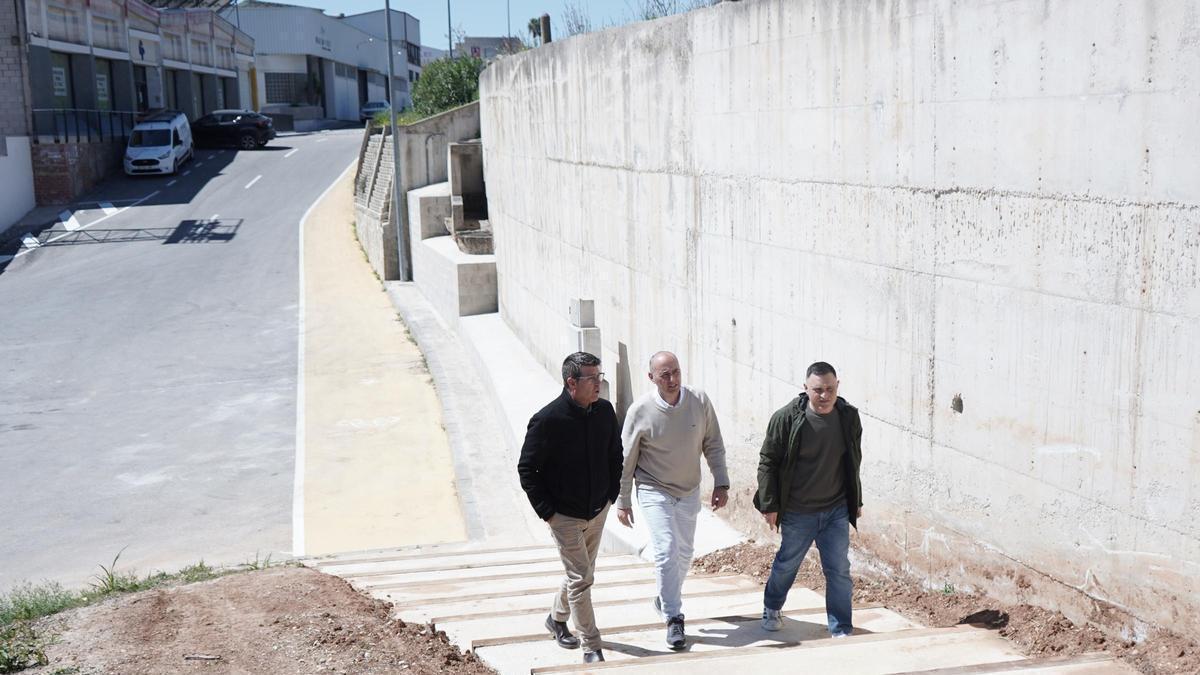 Rodríguez y Borrell en la visita a las obras en los polígonos del Pla y Sant Vicent de Ontinyent.