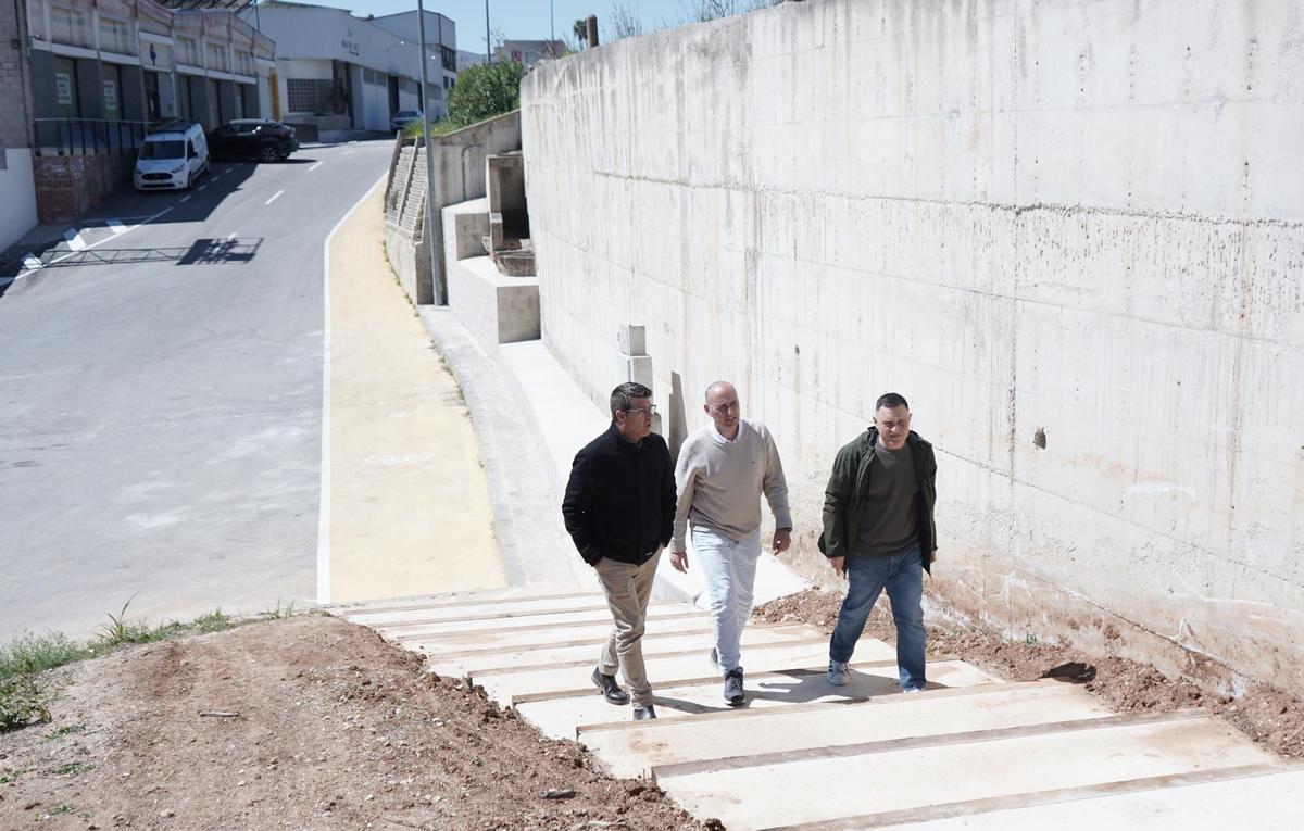 Rodríguez y Borrell en la visita a las obras en los polígonos del Pla y Sant Vicent de Ontinyent.