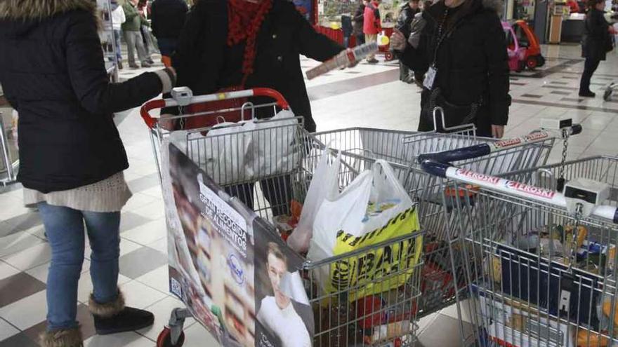 El Banco de Alimentos aspira a superar las 20 toneladas en la &quot;gran recogida&quot;