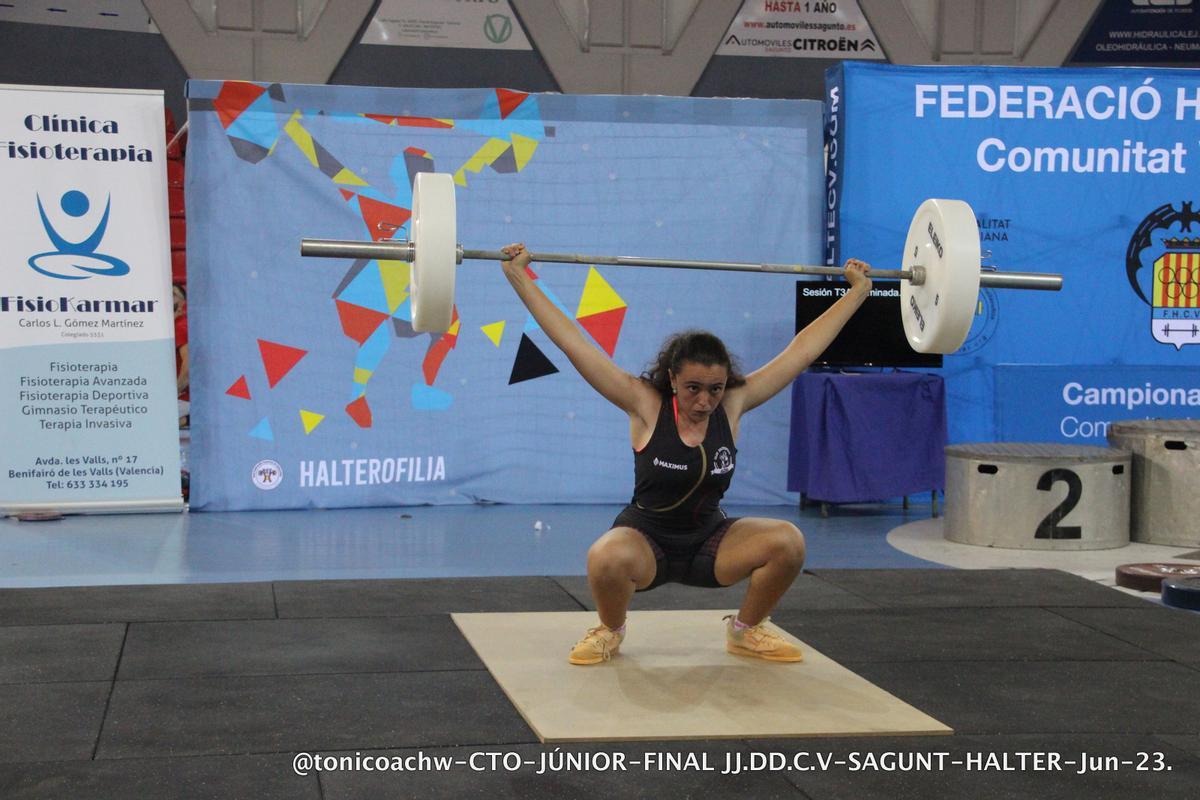 En categoría femenina destacó por su habilidad y aptitud la levantadora Mireia Perez Calatayud y ganó la medalla de bronce.
