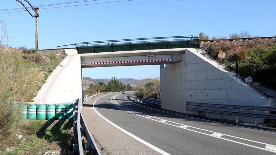 Mor un home en perdre l&#039;equilibri al pas d&#039;un tren i caure d&#039;un pont a Tarragona