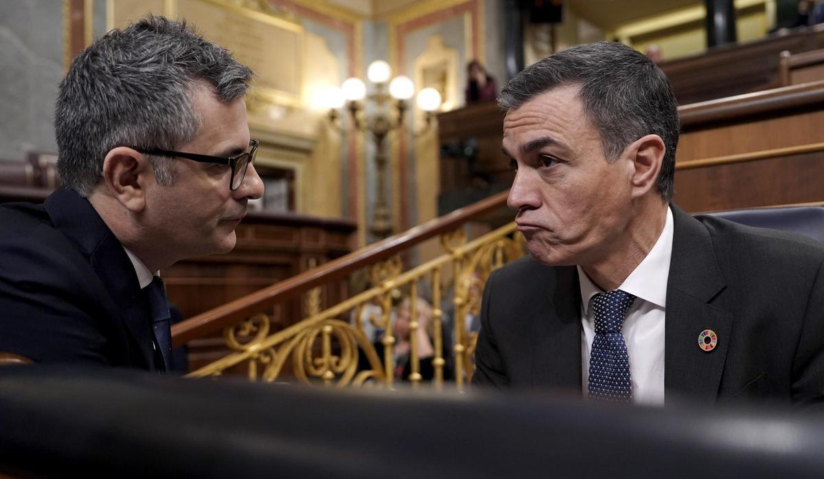 Pedro Sánchez Montero y Félix Bolaños en la sesión de control al Gobierno en el Congreso.