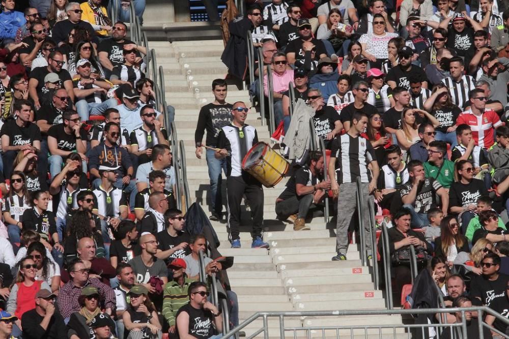 Así han vivido los aficionados del FC Cartagena el derbi