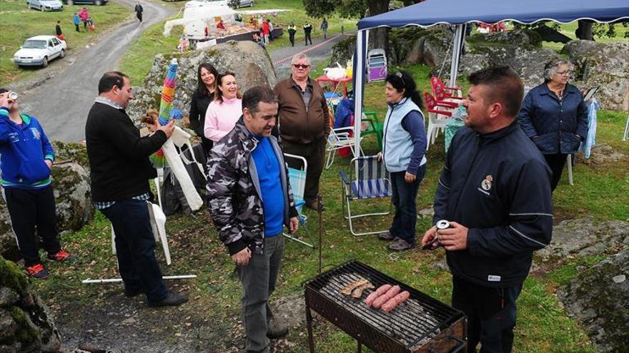 Prohibida la romería, pero permitido el paseo y deportes de hasta 6 personas