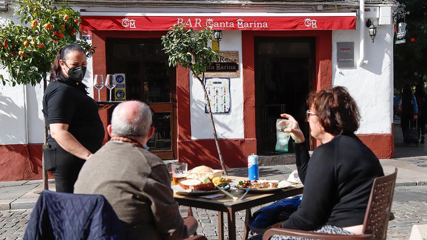 Bares con historia en Córdoba: templos del buen comer y beber