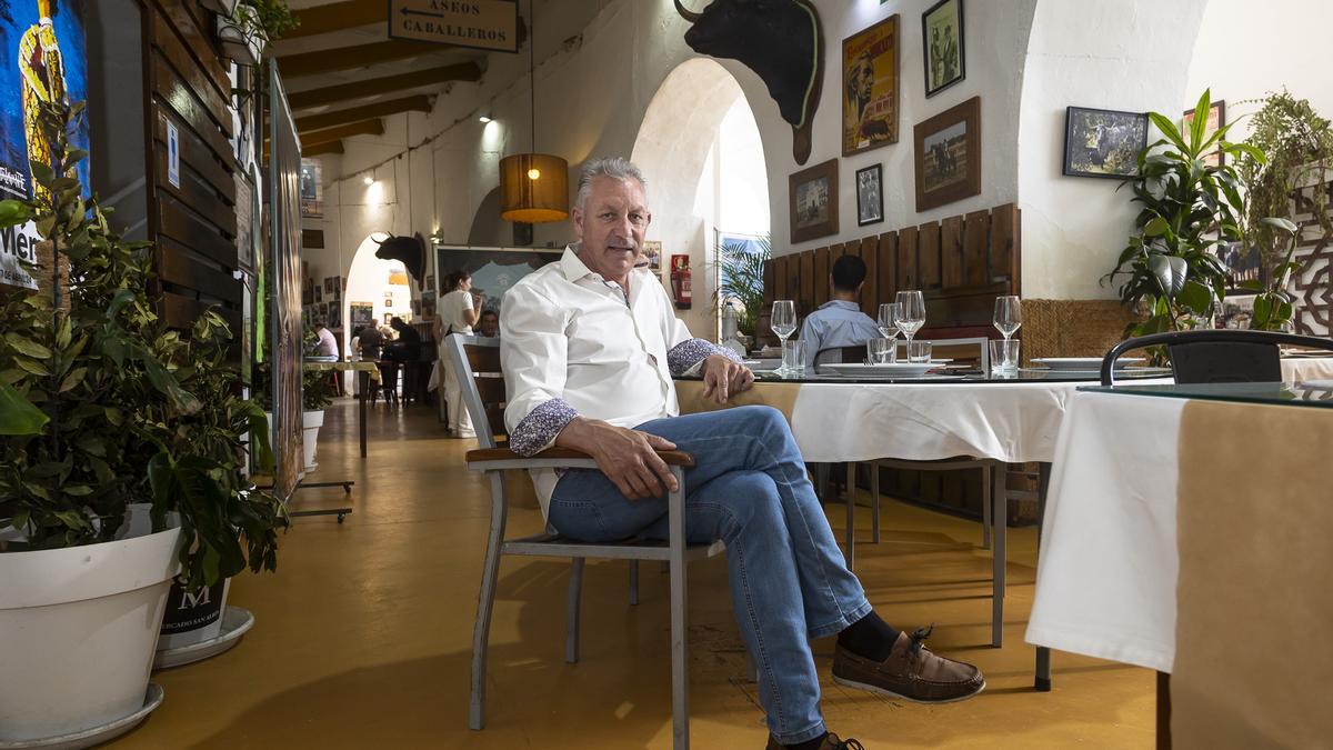 Vicente Elices, posa para El Periódico Extremadura, en su restaurante.