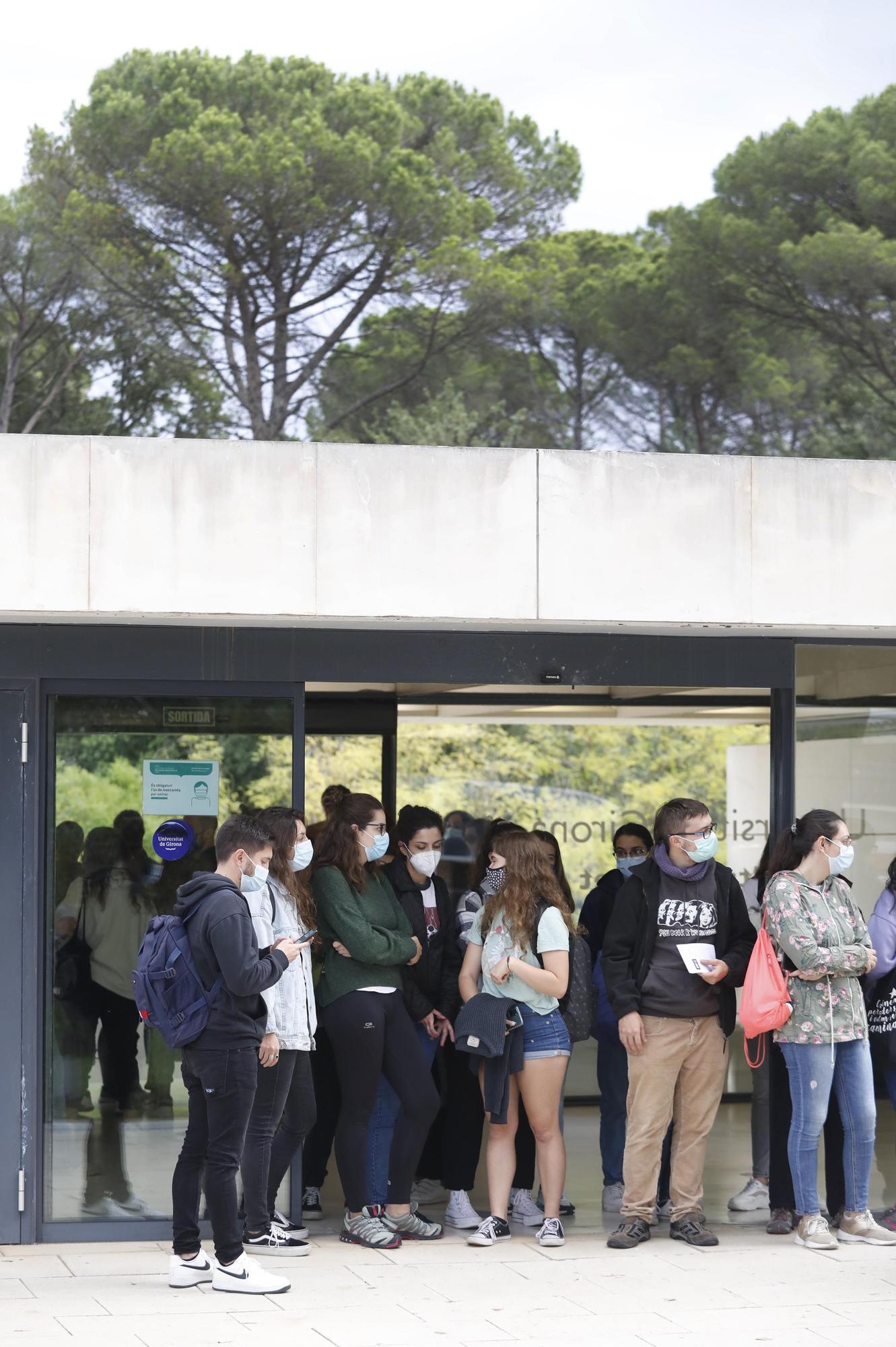 Nova protesta contra l'obligatorietat de la tercera llengua a la UdG