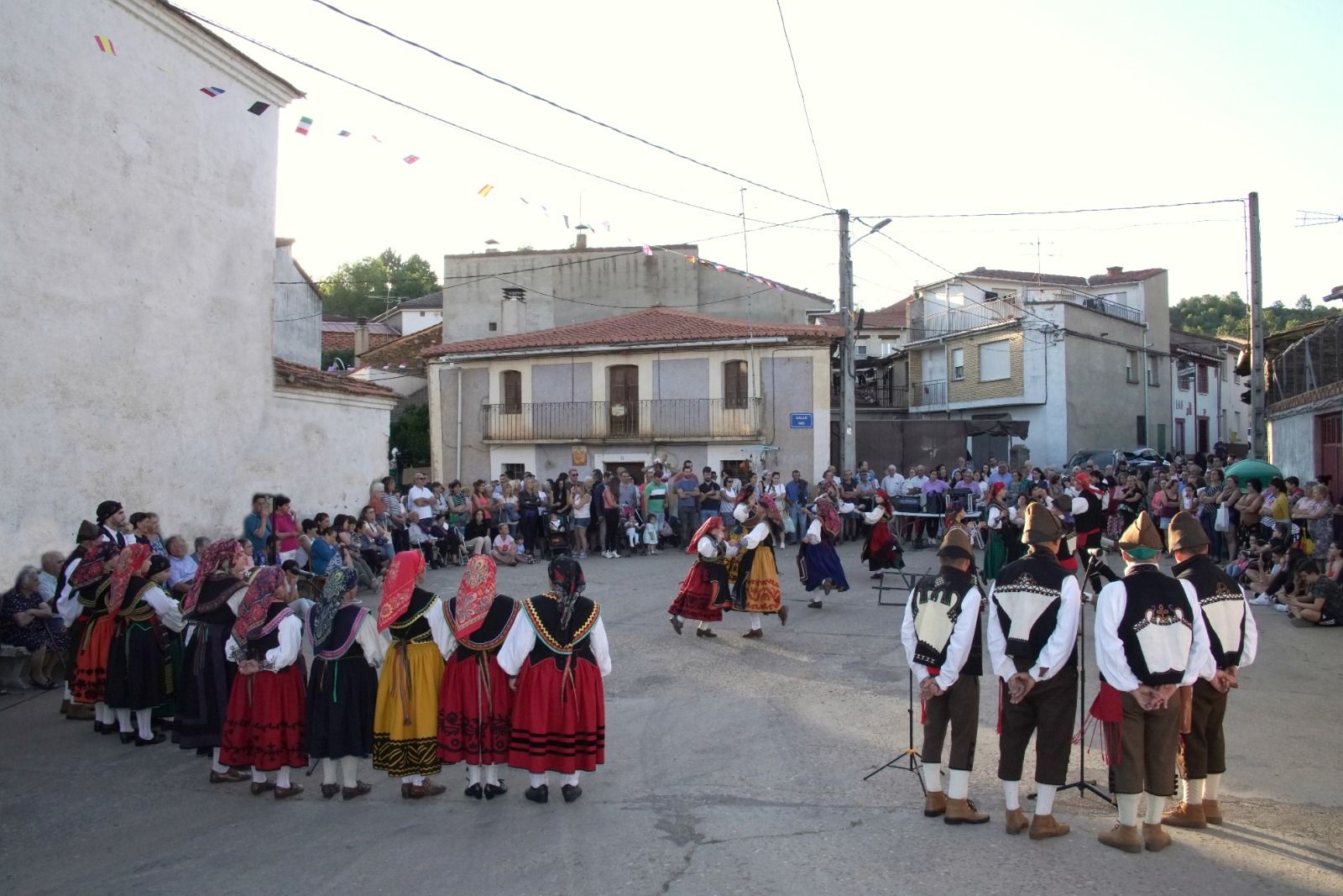 GALERIA | Así ha vivido Valer de Aliste sus fiestas patronales