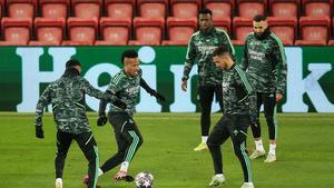 El Real Madrid se prepara en Old Trafford para el primer duelo ante el Liverpool