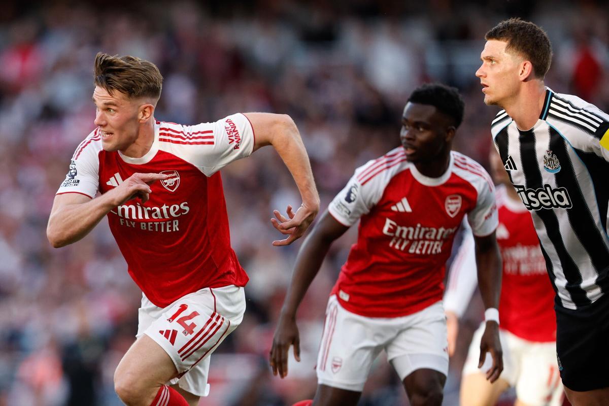 Arsenal golea 3-0 al Fulham y presiona al City en la lucha por la Premier — image 4