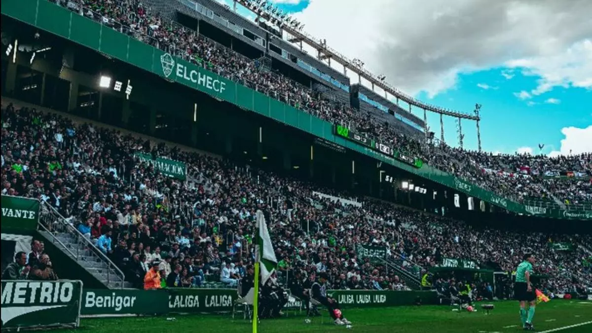 El Elche prepara un recibimiento al equipo y un mosaico para el partido ante el Levante
