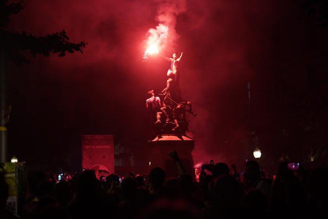 La ciutat surt al carrer a celebrar l'ascens del Girona a Primera