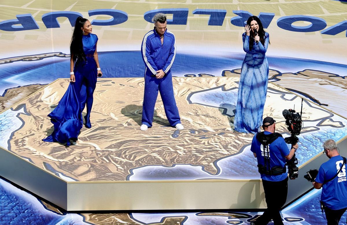 Nicole Scherzinger, Robbie Williams y Laura Pausini, en la ceremonia previa. Nicole Scherzinger, Robbie Williams y Laura Pausini, en la ceremonia previa.