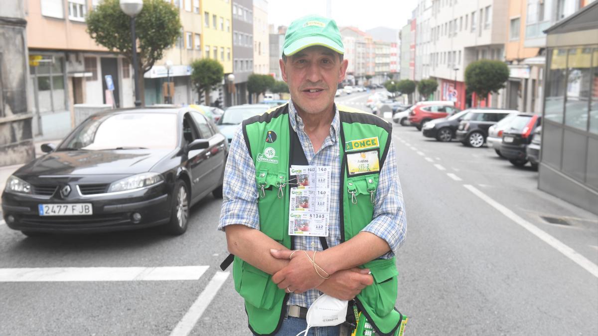 Avelino Varela, vendedor de la ONCE en Meicende.